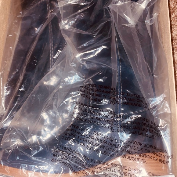 Stunning Leather Steve Madden Navy blue Boots! - Picture 3 of 8